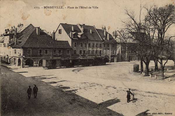 1153-Bonneville.jpg