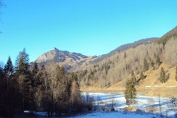 Le lac gelé vu depuis la rive - © D. Decrouez, 2016